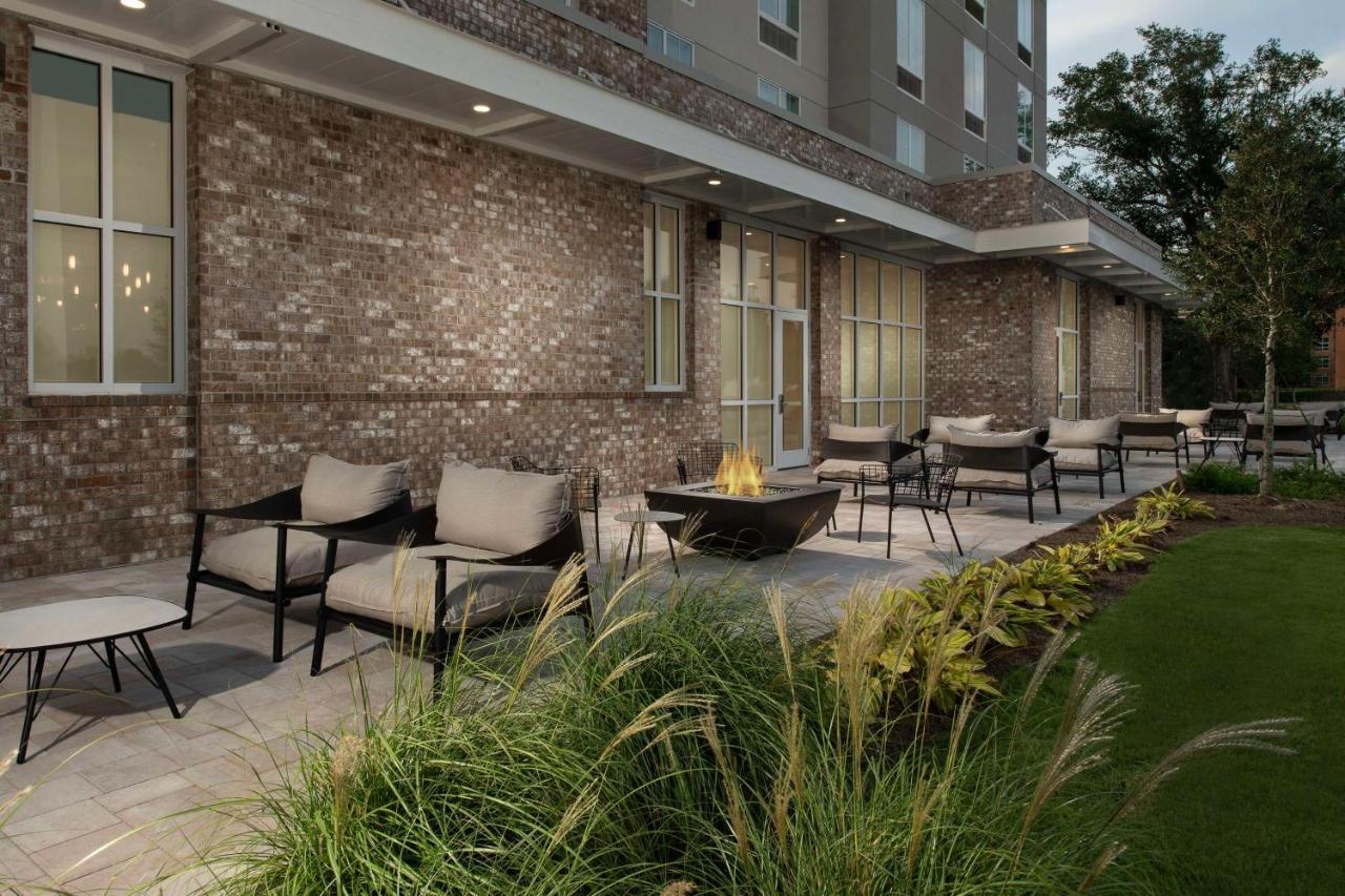 Hilton Garden Inn Pensacola Downtown Bagian luar foto