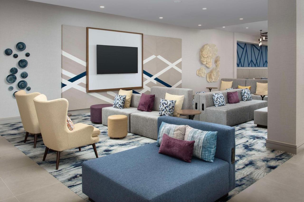 Hilton Garden Inn Pensacola Downtown Bagian luar foto
