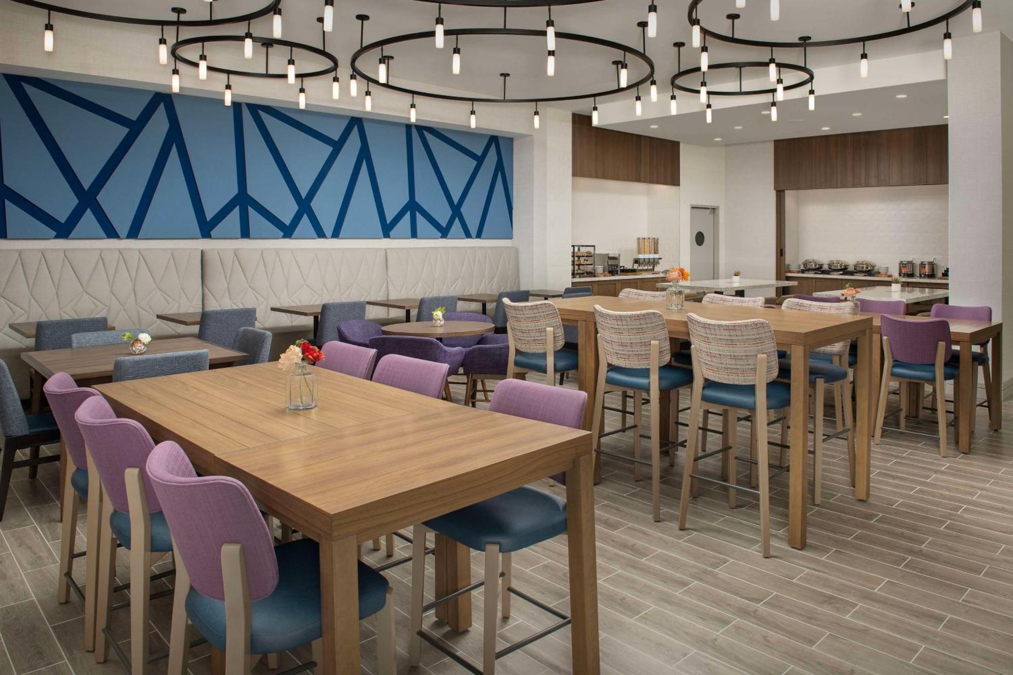 Hilton Garden Inn Pensacola Downtown Bagian luar foto
